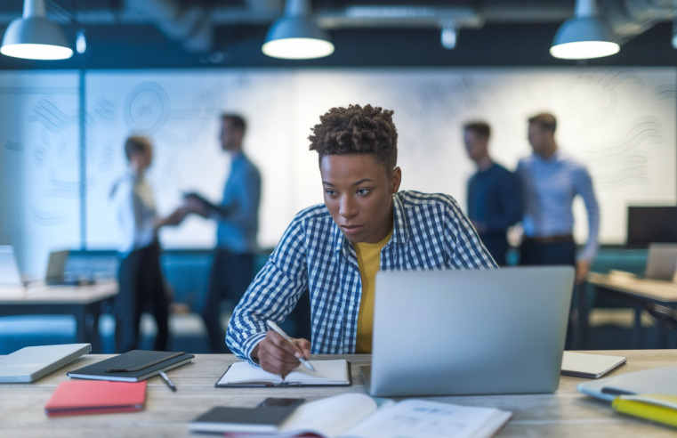 Comment lancer une startup tout en réduisant les risques financiers ?